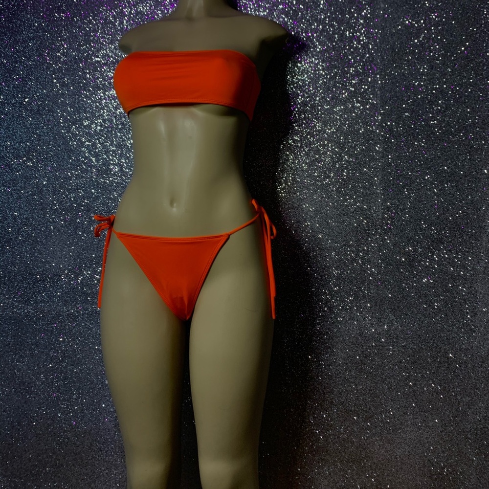 Bikini - Picture 4 of 5